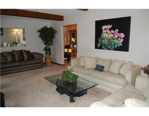 2460 Saunders Station Road Monroeville, PA 15146 - Photo 5 of 18 Living Room.