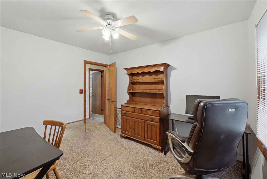 404 Elizabeth Street Hubbard, OH 44425 - Photo 12 of 28