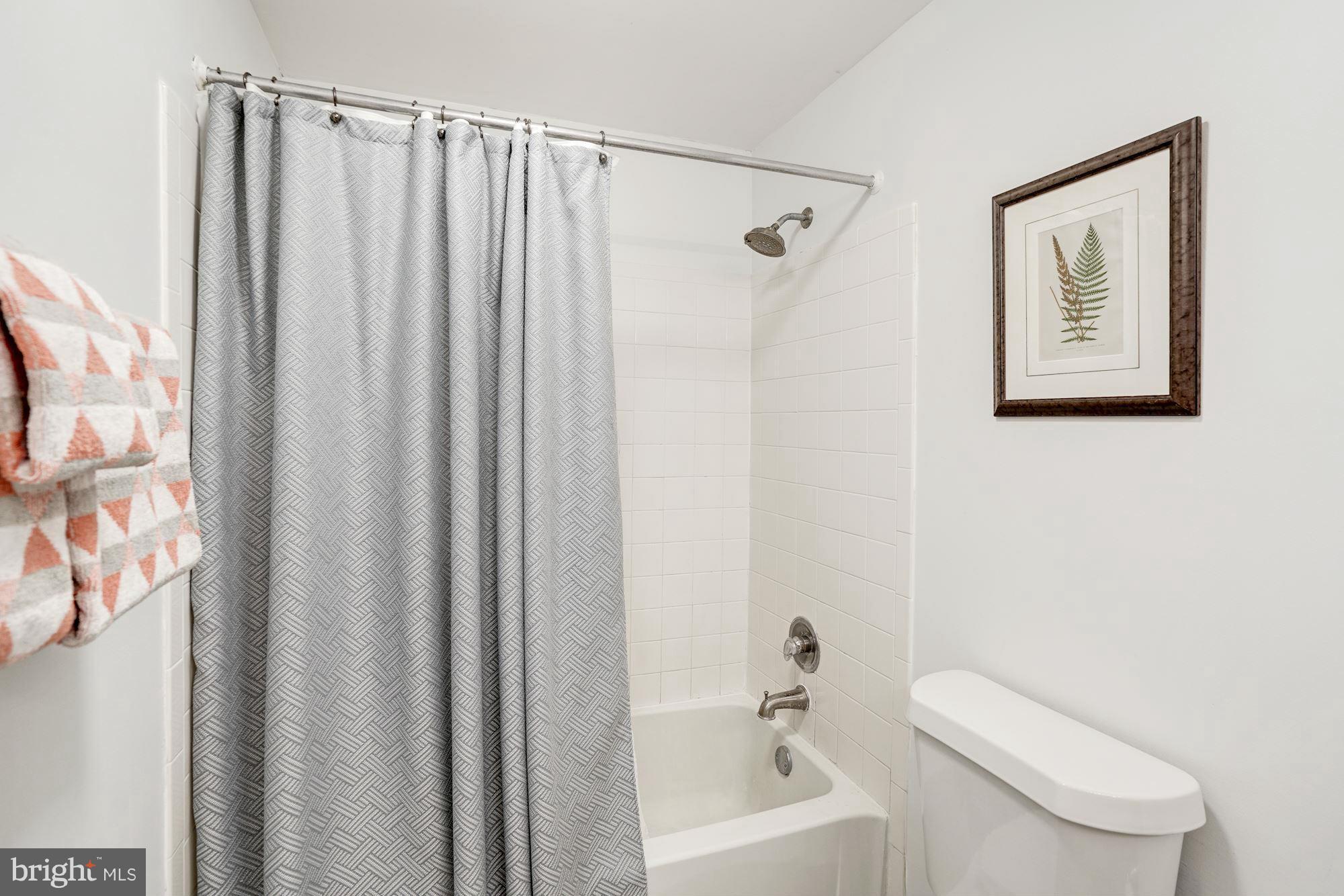 11941 Hollowwind Court Reston, VA 20194 - Photo 15 of 30 Bath