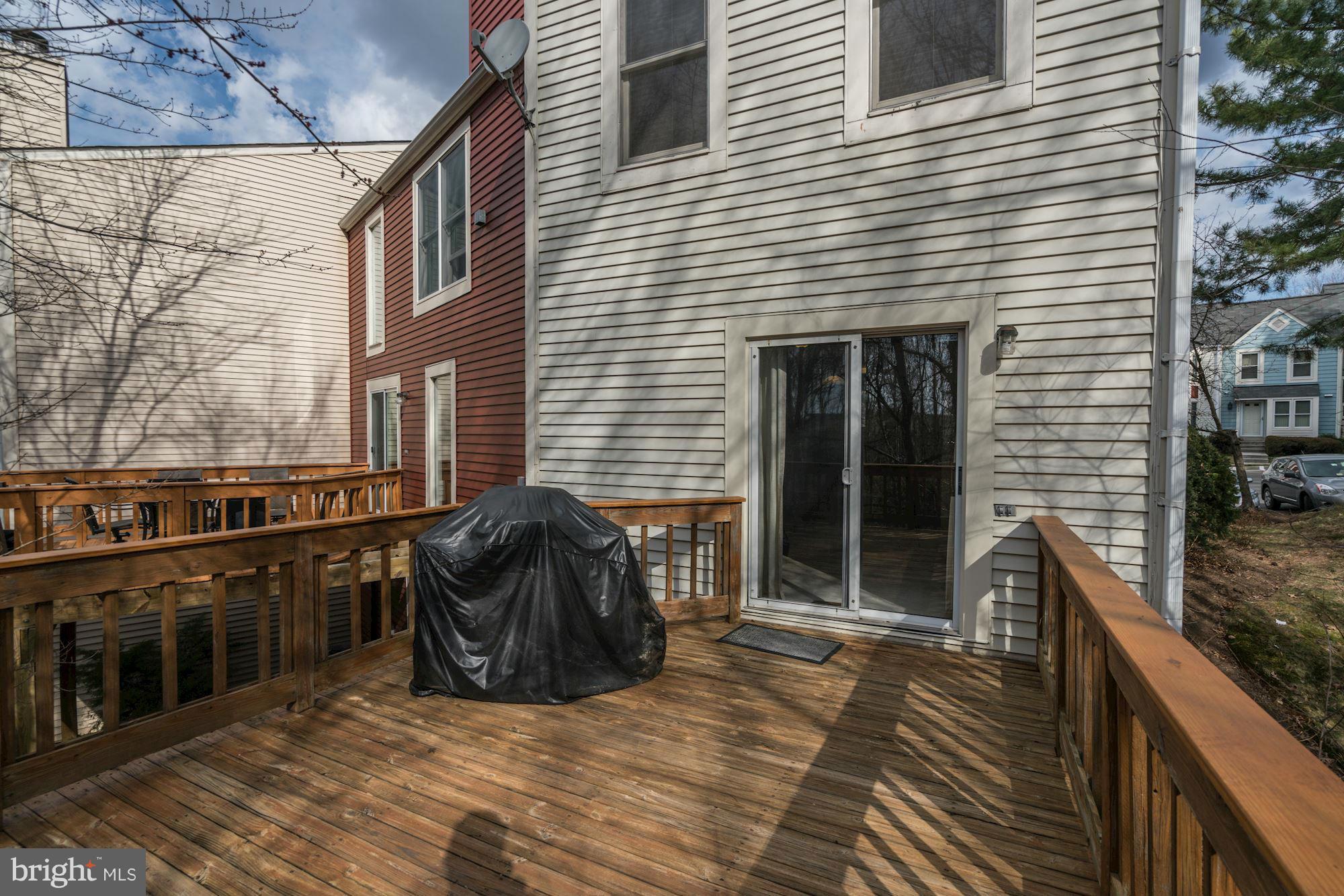 11941 Hollowwind Court Reston, VA 20194 - Photo 25 of 30 Exterior (Rear)