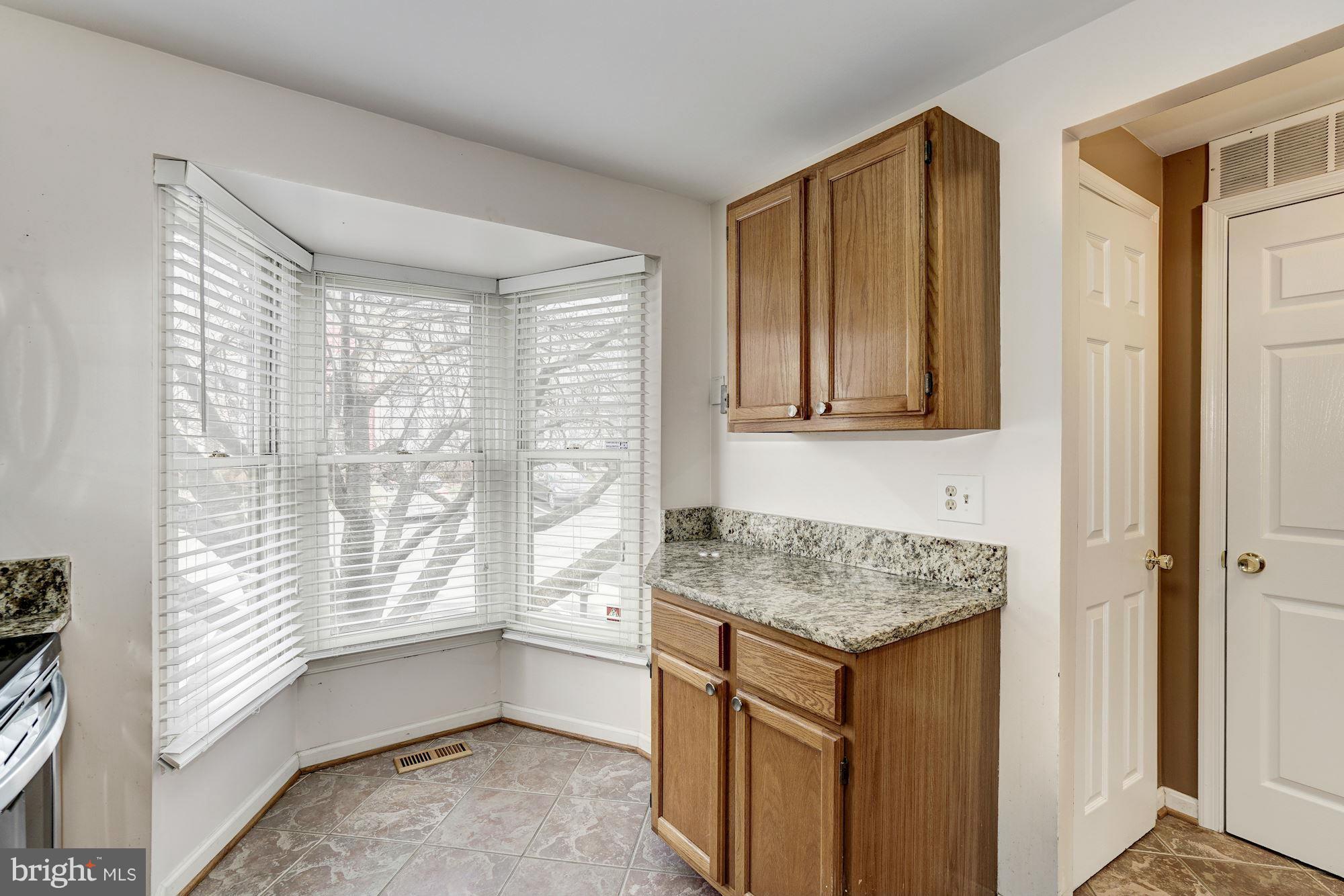 11941 Hollowwind Court Reston, VA 20194 - Photo 9 of 30 Kitchen