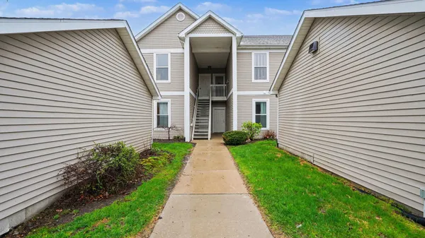 $293,500 | 1492 Fox Pointe Circle, Ann Arbor, MI 48108