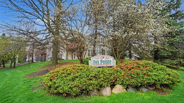 $293,500 | 1492 Fox Pointe Circle, Ann Arbor, MI 48108
