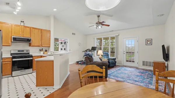 $293,500 | 1492 Fox Pointe Circle, Ann Arbor, MI 48108