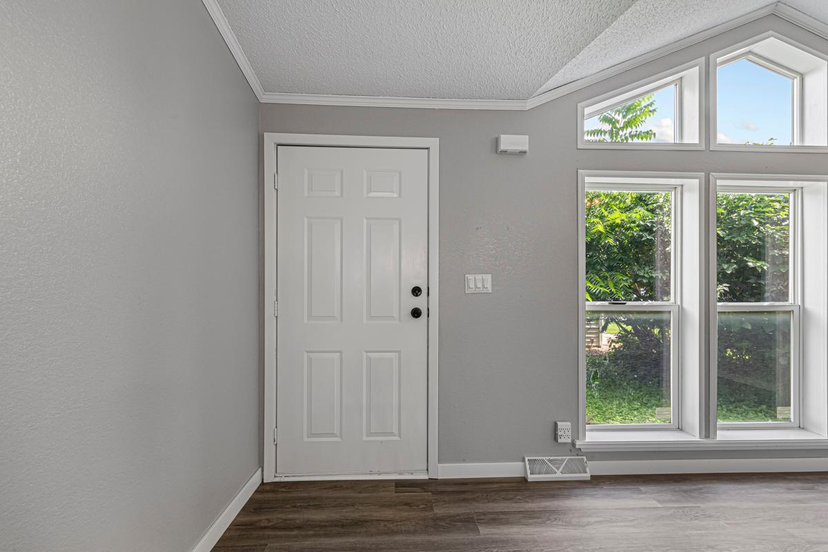 322 Park Row St. Peter, MN 56082 - Photo 4 of 29