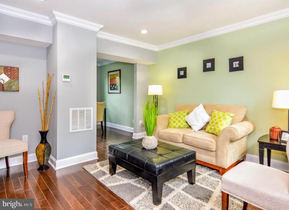 2323 Pomeroy Road Southeast Washington, DC 20020 - Photo 4 of 29