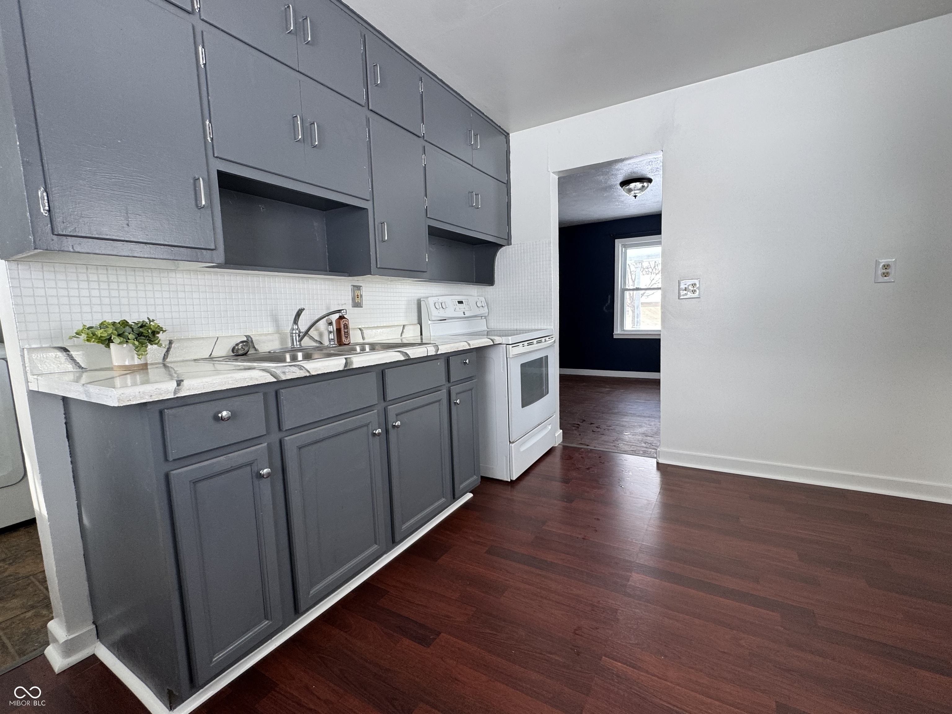 2911 14th Street Columbus, IN 47201 - Photo 14 of 23