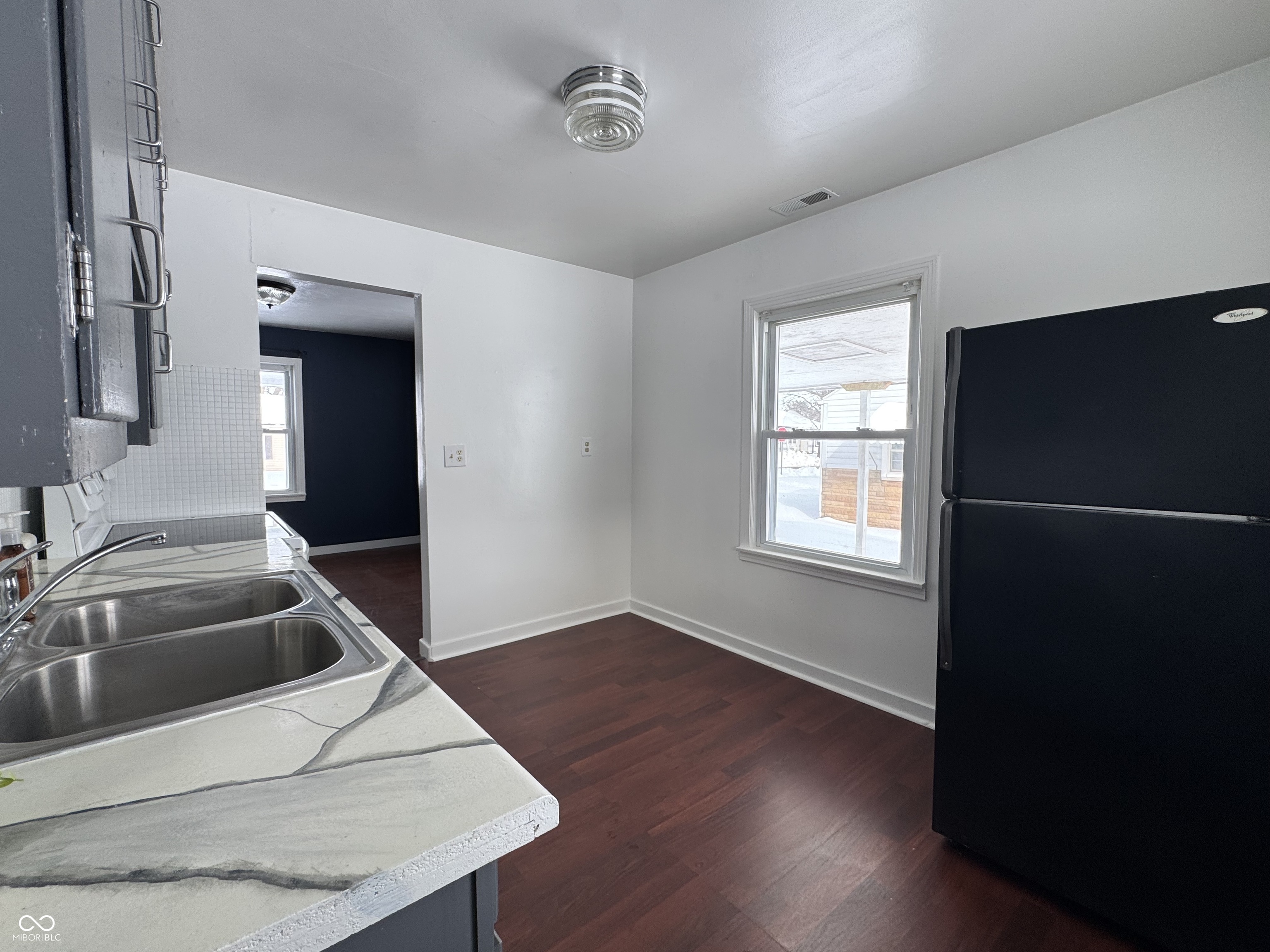 2911 14th Street Columbus, IN 47201 - Photo 16 of 23