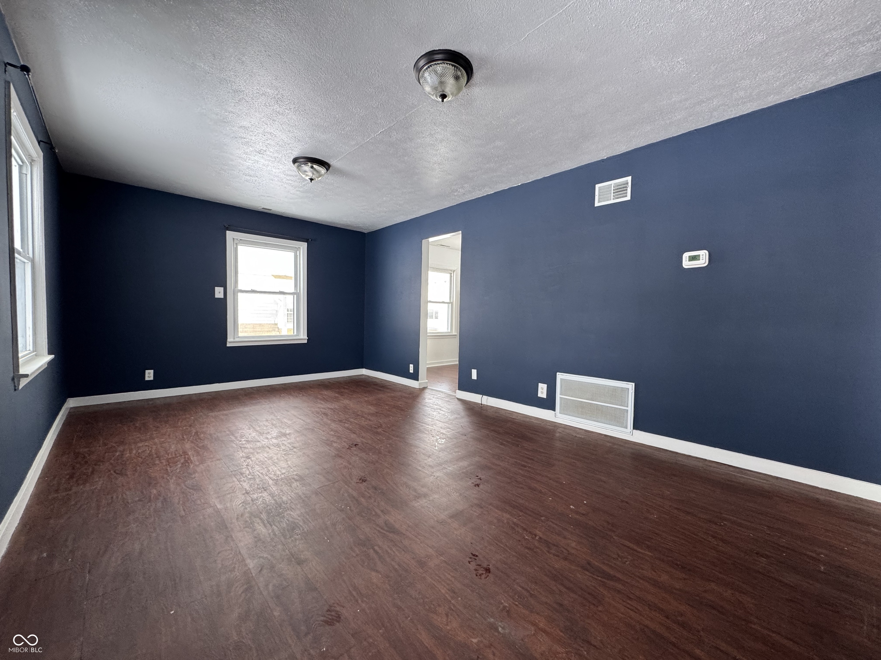 2911 14th Street Columbus, IN 47201 - Photo 9 of 23