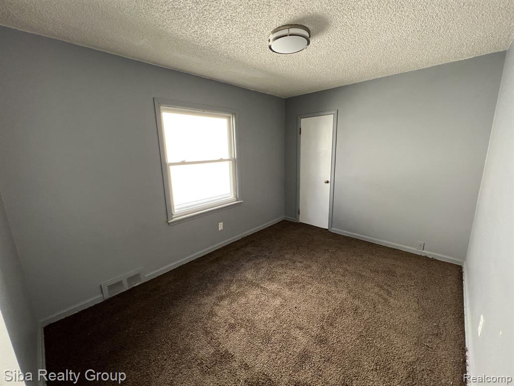 20005 Kinloch Street Redford, MI 48240 - Photo 11 of 22