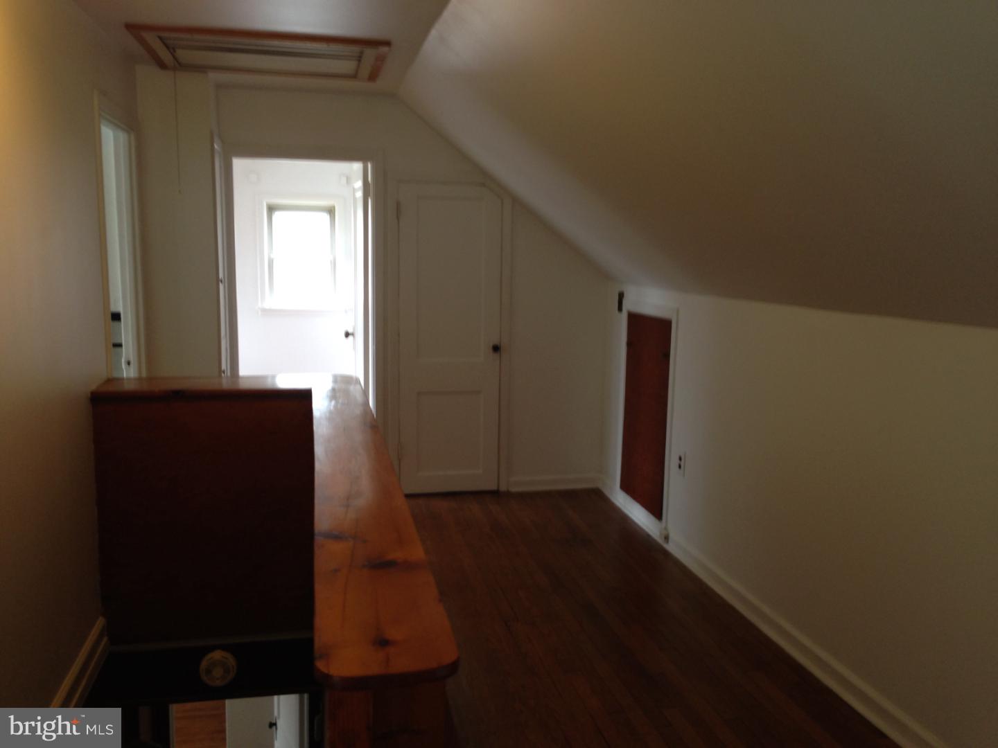 942 Thornton Road Boothwyn, PA 19061 - Photo 15 of 25 Gallery Image 15