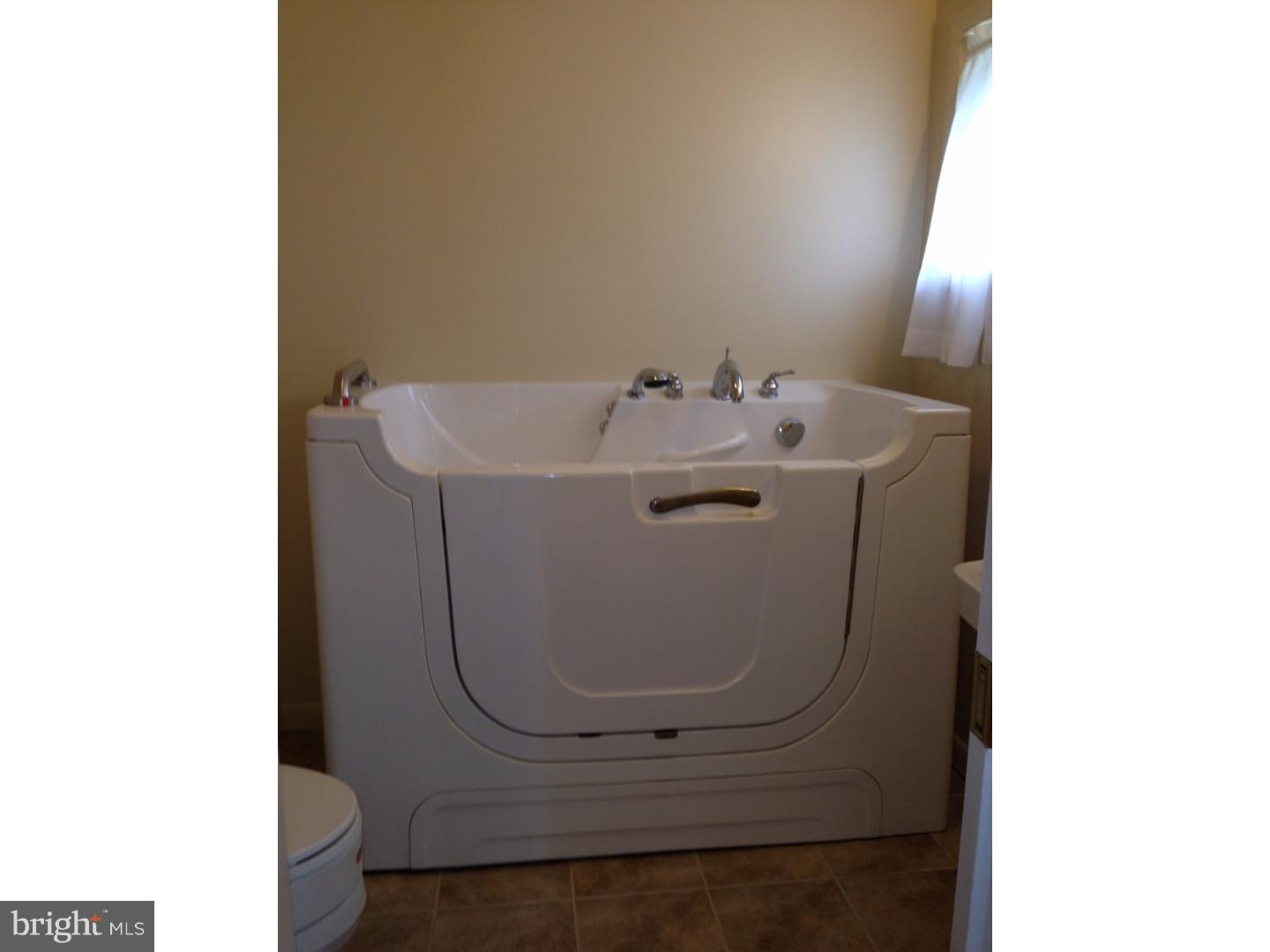 942 Thornton Road Boothwyn, PA 19061 - Photo 21 of 25 Gallery Image 21