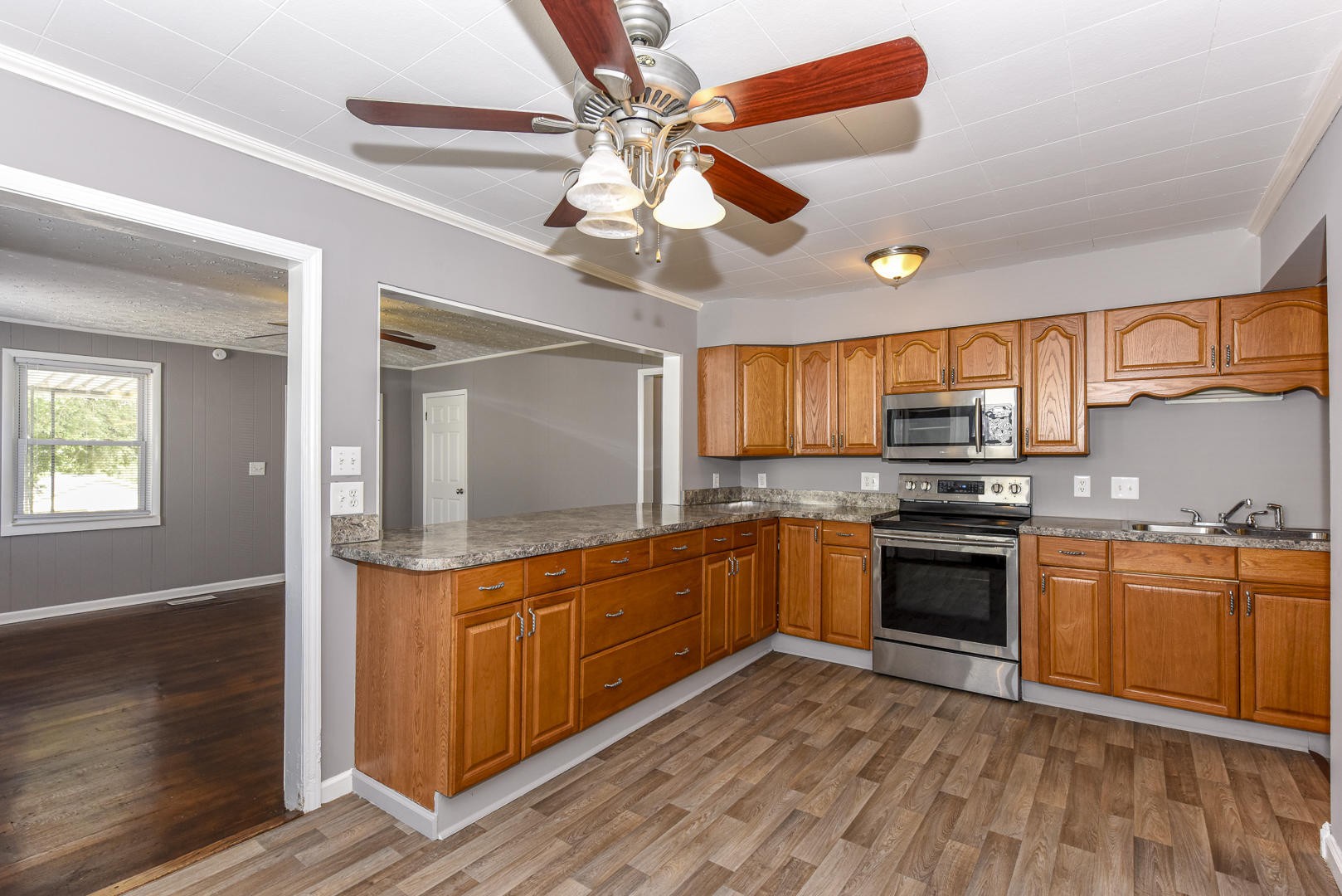 644 East Lincoln Road Alcoa, TN 37701 - Photo 8 of 29 Gallery Image 8