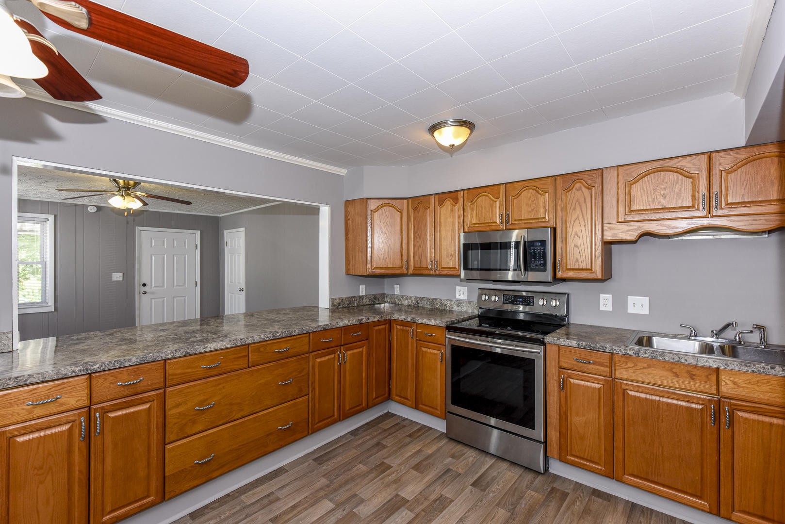644 East Lincoln Road Alcoa, TN 37701 - Photo 9 of 29 Gallery Image 9