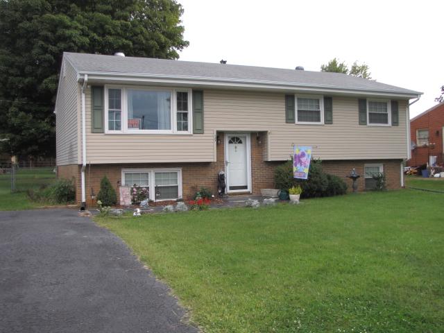427 Decatur Drive Salem, VA 24153 - Photo 2 of 13 front
