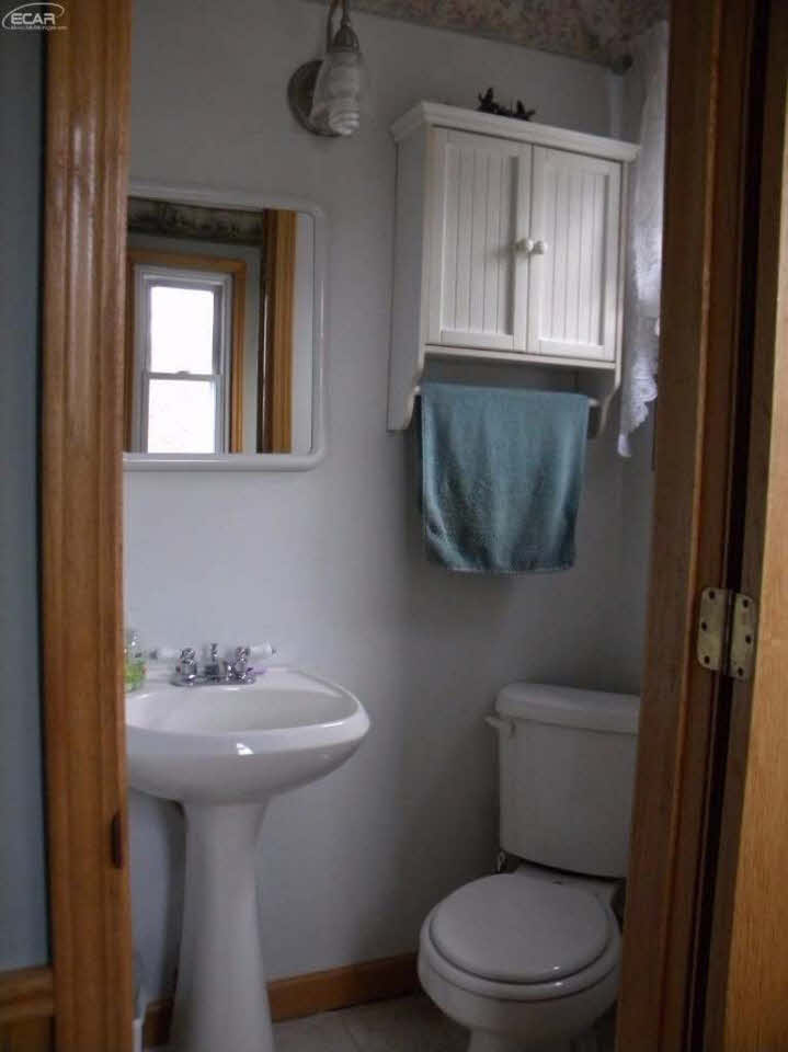 2567 Vandekarr Road Owosso, MI 48867 - Photo 15 of 39 21267909-14.JPG