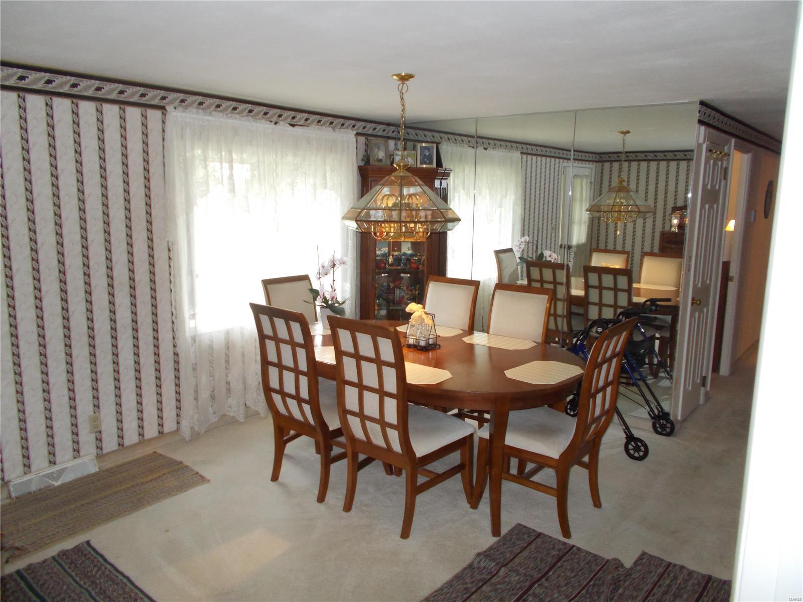 15605 Crow Road Nashville, IL 62263 - Photo 12 of 19
