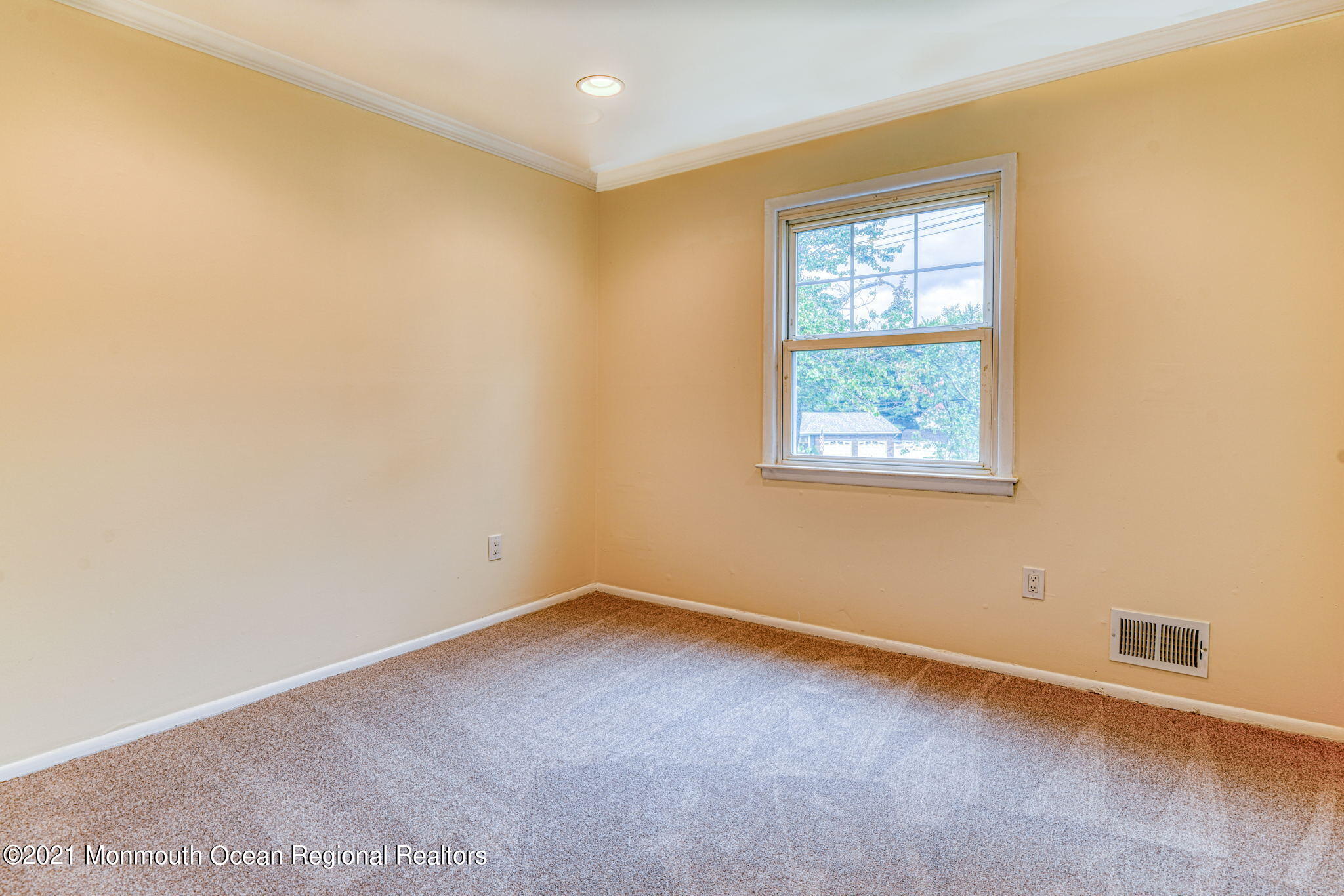 56 Newbury Road Howell, NJ 07731 - Photo 20 of 32 an empty room with a window