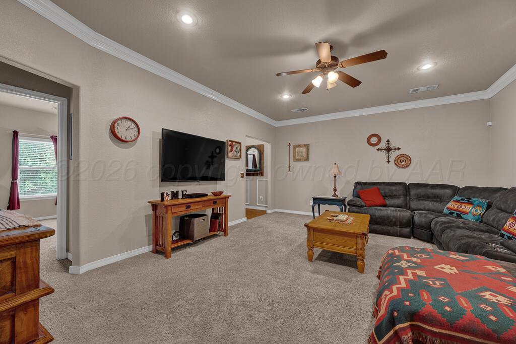 7128 Mosley Street Amarillo, TX 79119 - Photo 9 of 25 Living Area