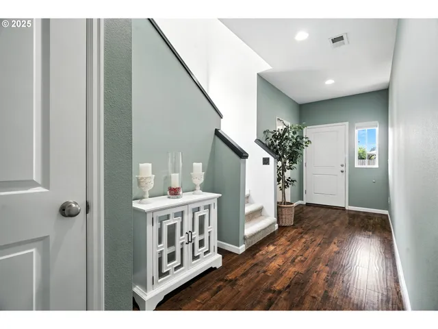 $545,000 | 33321 Southwest Holland Drive, Scappoose, OR 97056