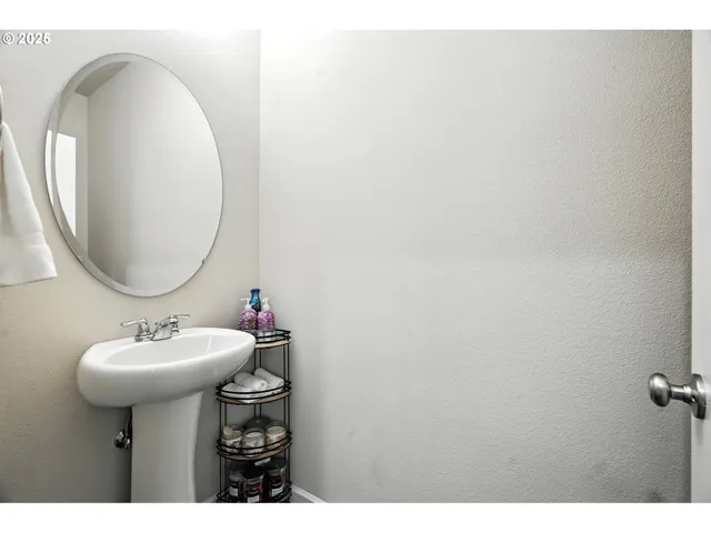 $545,000 | 33321 Southwest Holland Drive, Scappoose, OR 97056