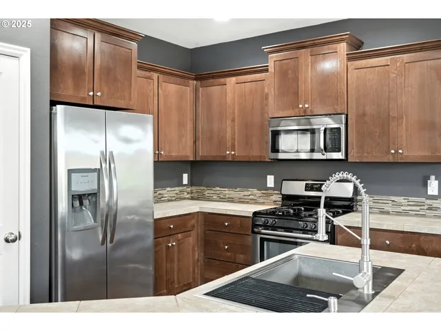 $545,000 | 33321 Southwest Holland Drive, Scappoose, OR 97056