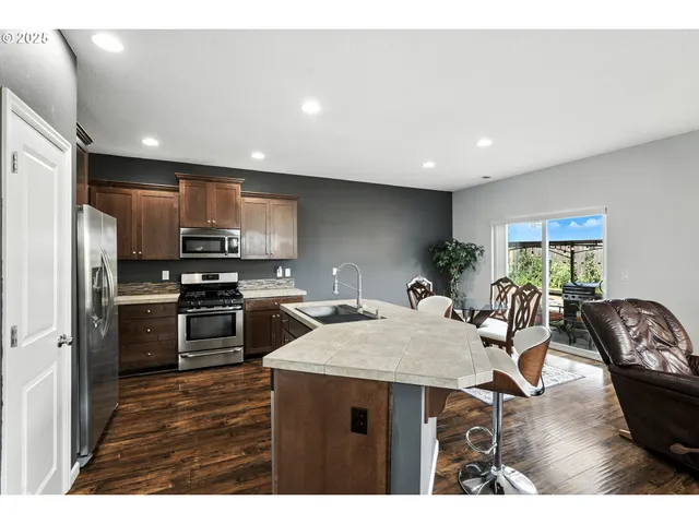 $545,000 | 33321 Southwest Holland Drive, Scappoose, OR 97056