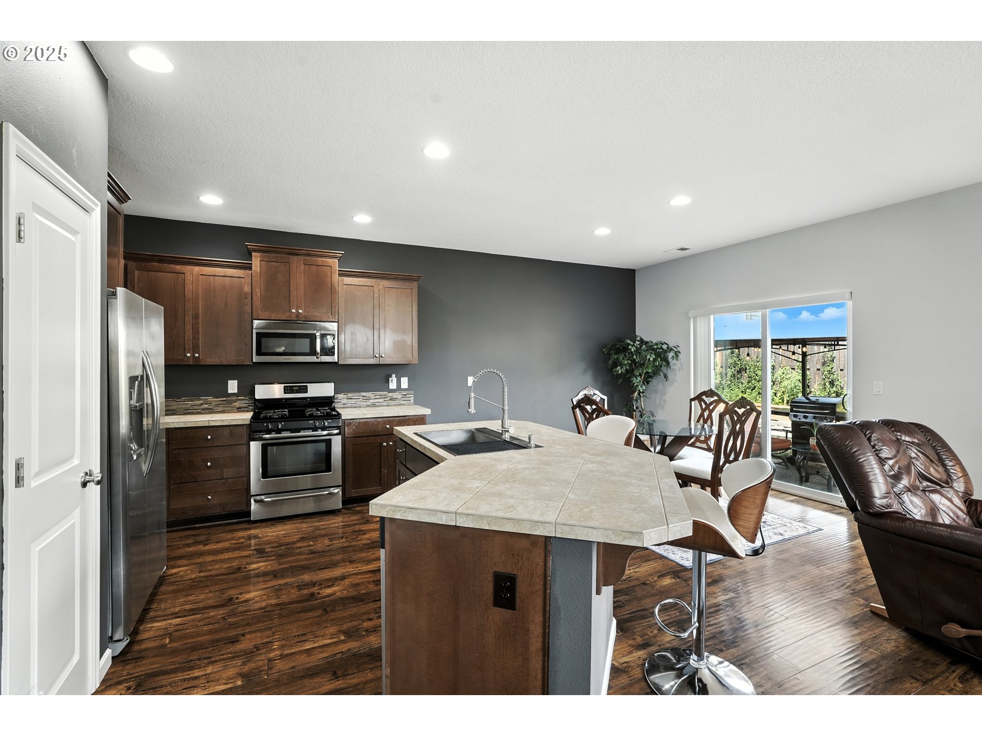 33321 Southwest Holland Drive Scappoose, OR 97056 - Photo 9 of 45