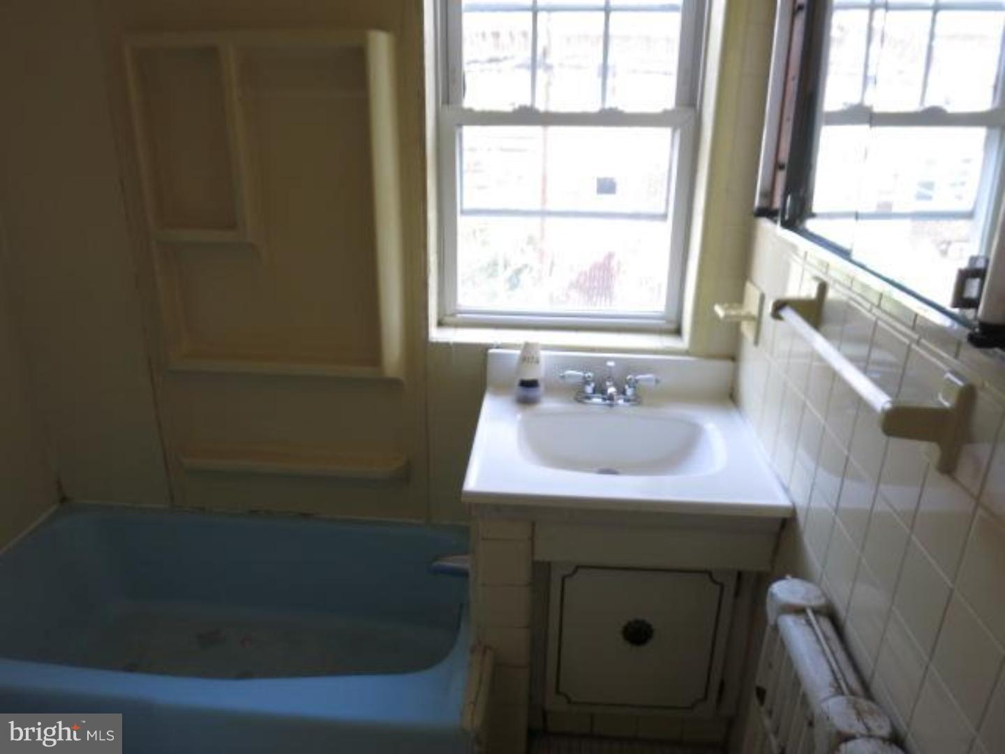 2840 Idaho Road Camden, NJ 08104 - Photo 10 of 11 Bathroom