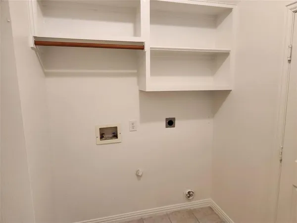 $2,950 | 328 Ashley Place, Murphy, TX 75094