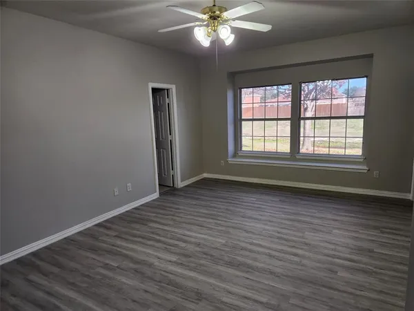 $2,950 | 328 Ashley Place, Murphy, TX 75094