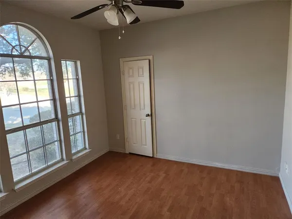 $2,950 | 328 Ashley Place, Murphy, TX 75094