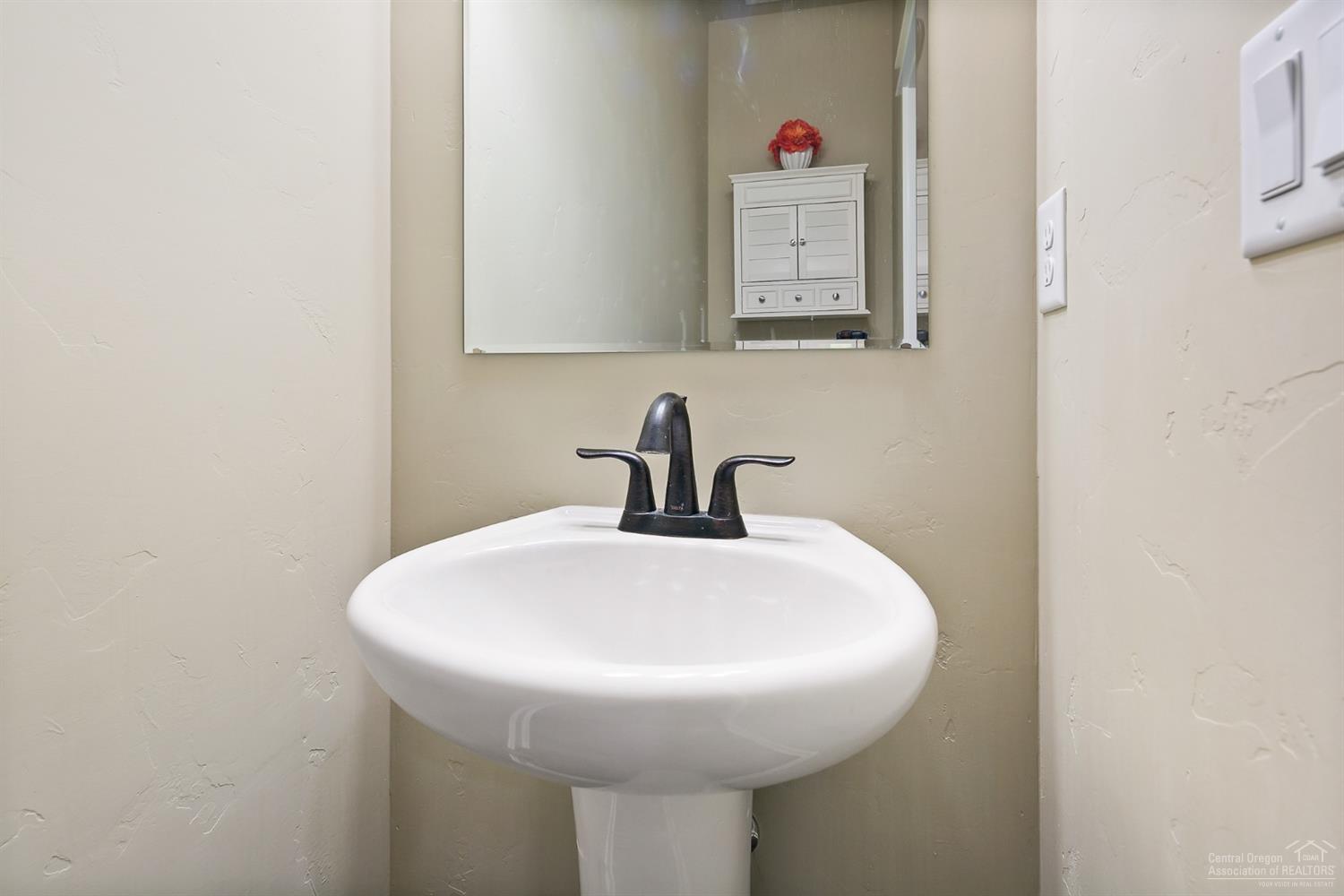61068 Manhae Loop Bend, OR 97702 - Photo 9 of 24 Downstairs powder bath.