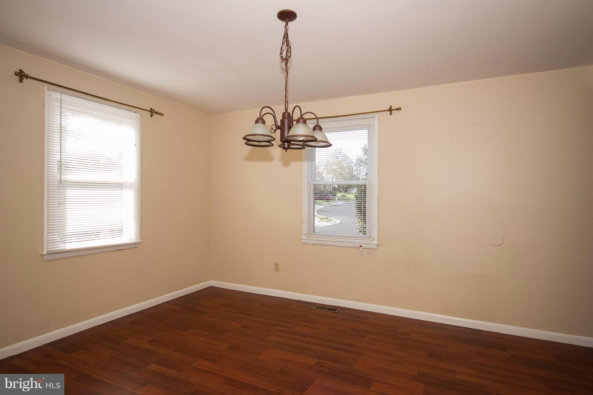 7003 Gaymount Road Baltimore, MD 21244 - Photo 4 of 18 Great Dinner Party Space