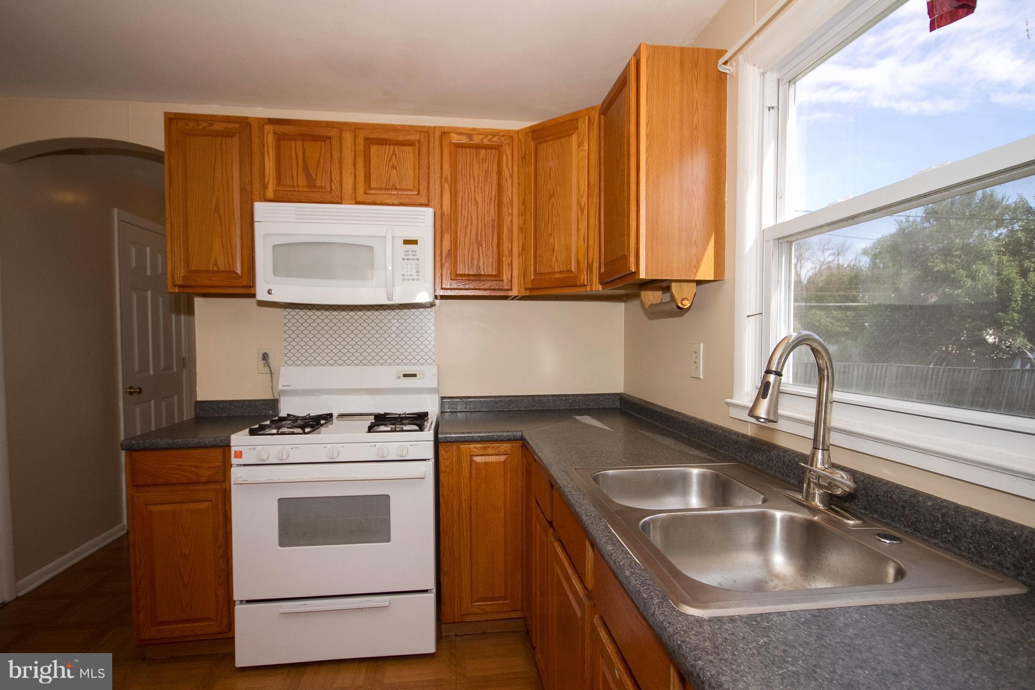 7003 Gaymount Road Baltimore, MD 21244 - Photo 6 of 18 Tons of Cabinet and Counter Space