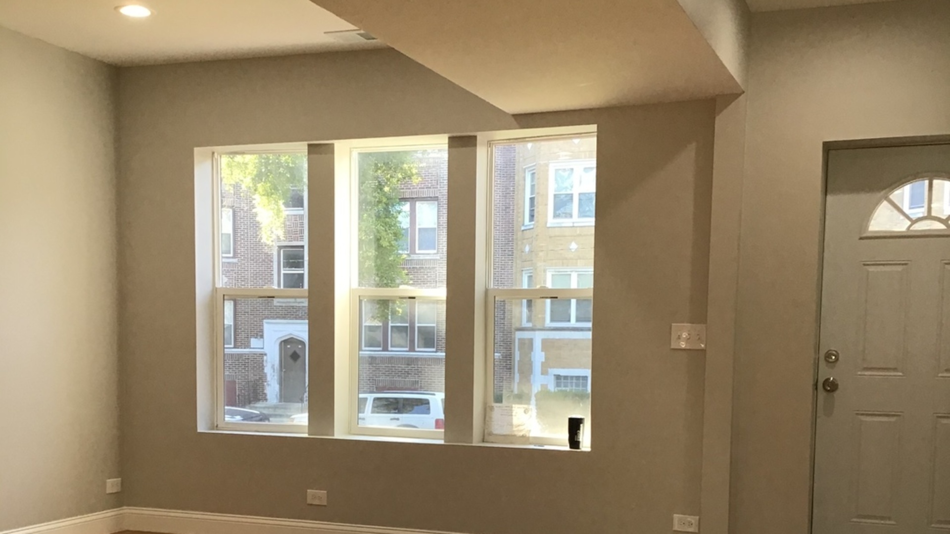 214 East 68th Street Chicago, IL 60637 - Photo 5 of 34