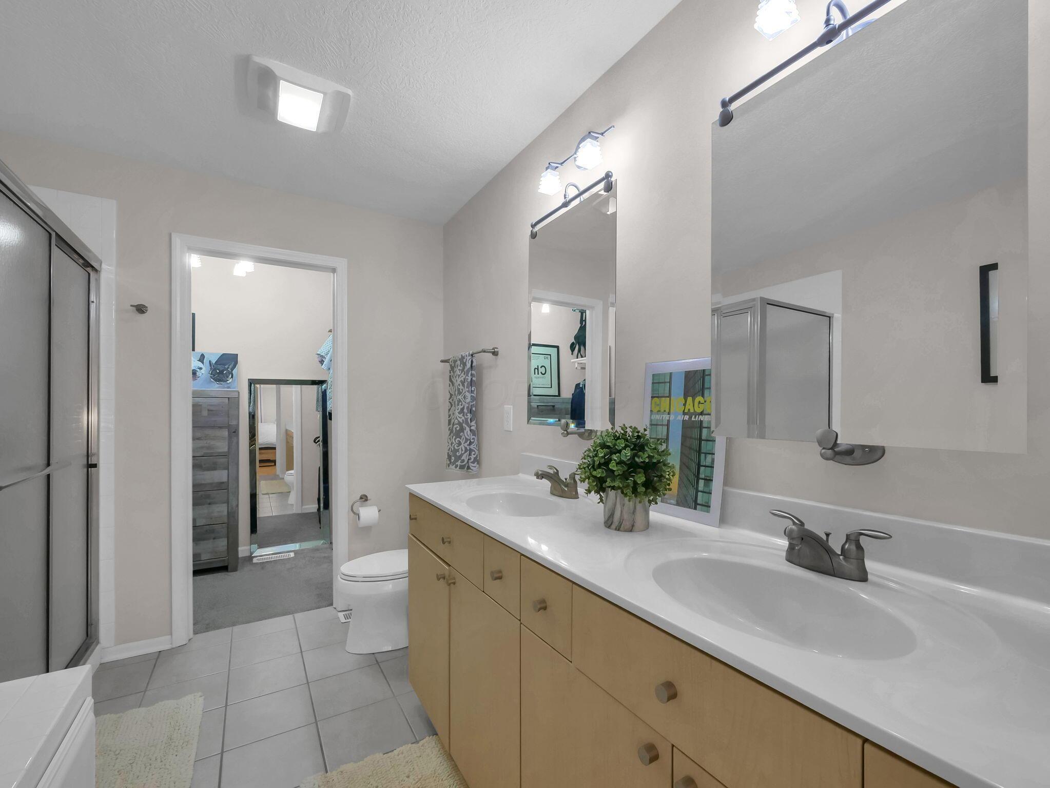 1235 Shagbark Road Columbus, OH 43230 - Photo 19 of 28 Double Vanity