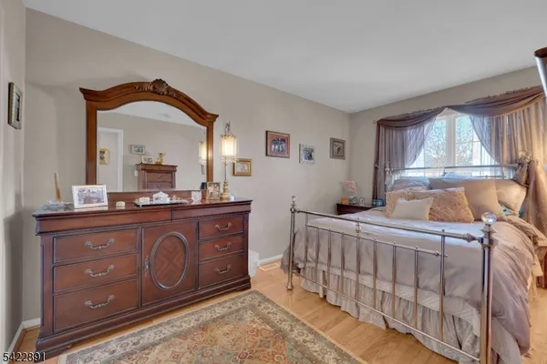 $749,900 | 33 Pony Lane, Flemington, NJ 08822