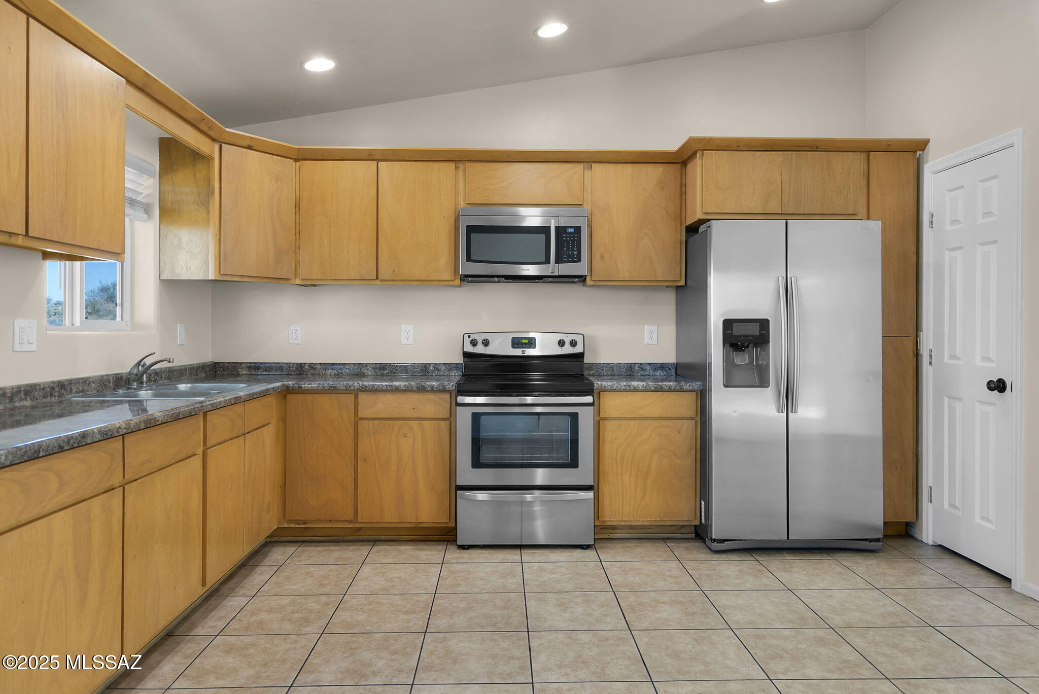 118 Calle Tiburon Rio Rico, AZ 85648 - Photo 11 of 34