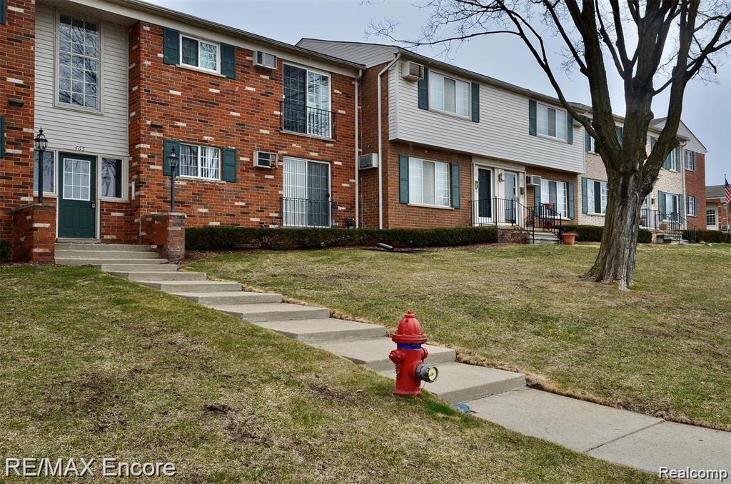 465 Miller Avenue, Unit 106 Rochester, MI 48307 - Photo 4 of 46 B95C6322-4F19-476B-B80C-944065DAABDE_1_201_a.jpeg