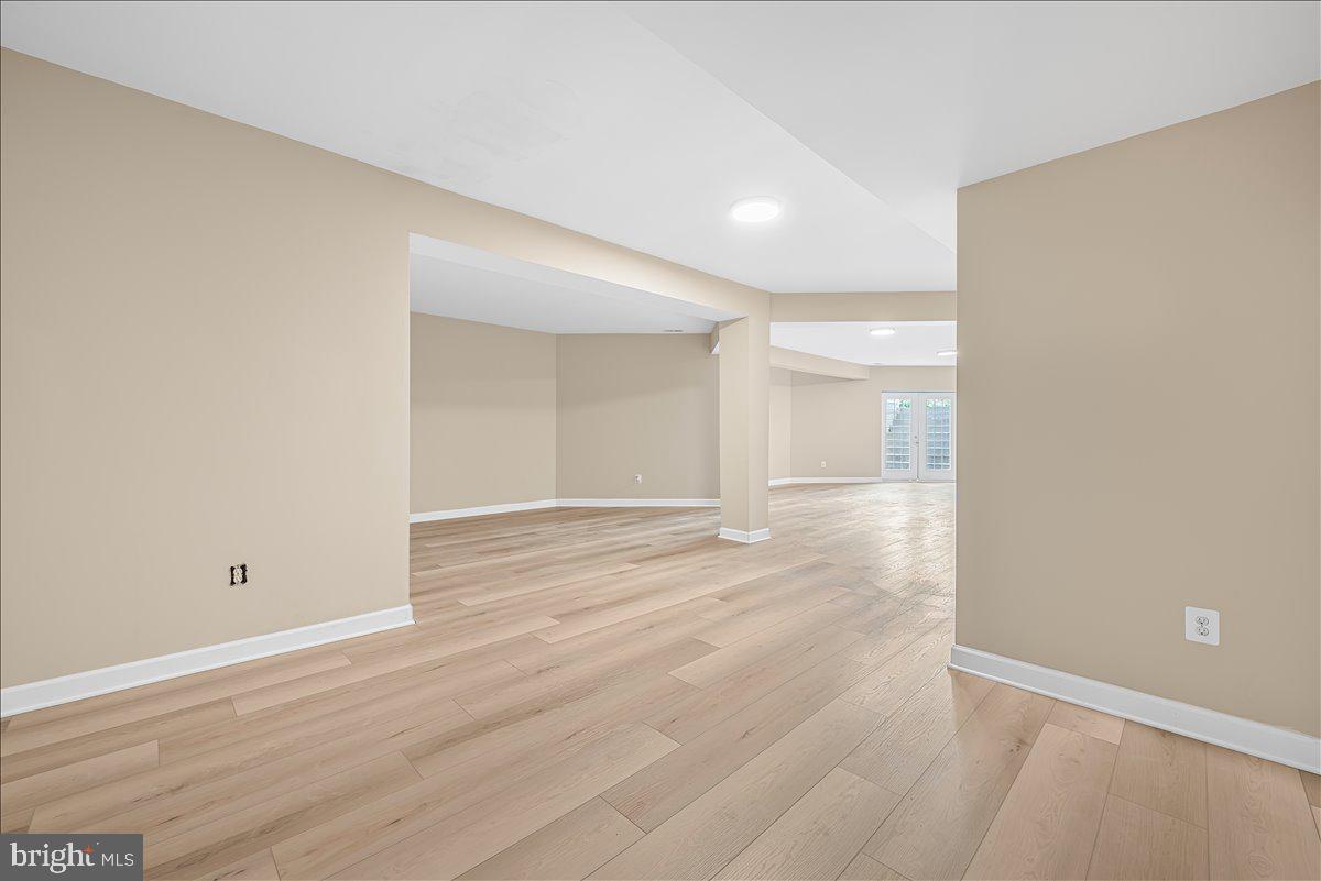 9653 Watkins Road Gaithersburg, MD 20882 - Photo 63 of 70 Spread out and have fun