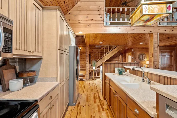 $1,300,000 | 2427 Beede Lake Trail, St. Croix Falls, WI 54024