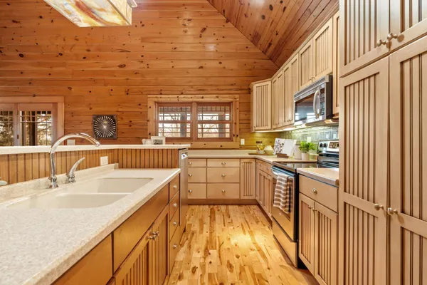 $1,300,000 | 2427 Beede Lake Trail, St. Croix Falls, WI 54024