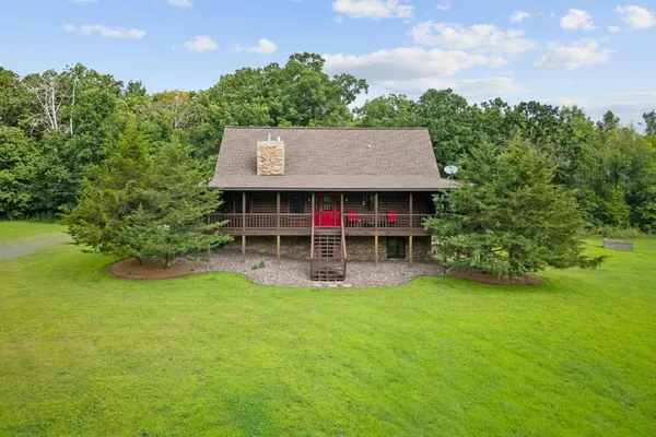 $1,300,000 | 2427 Beede Lake Trail, St. Croix Falls, WI 54024