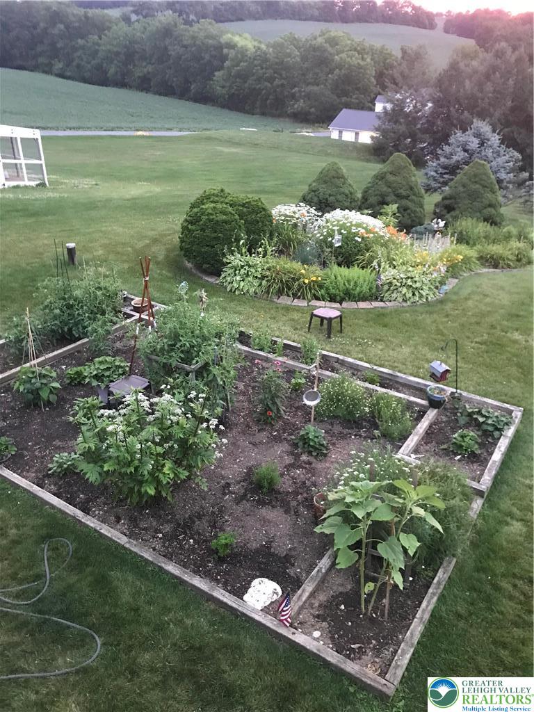 2475 Spring Street Coplay, PA 18037 - Photo 38 of 42