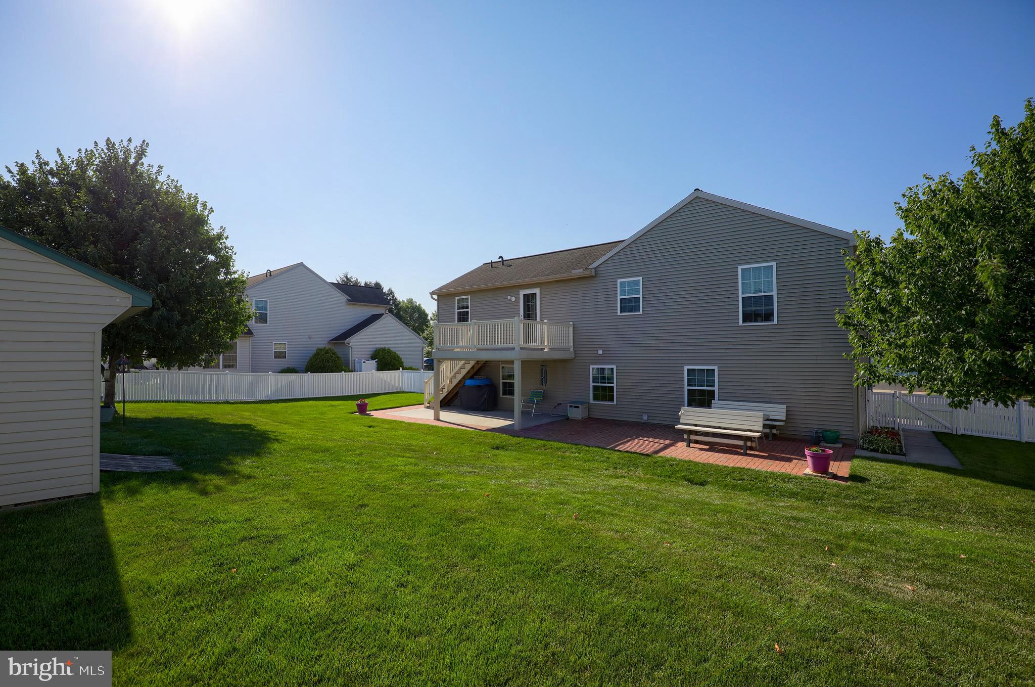 11 Hurst Boulevard Lititz, PA 17543 - Photo 7 of 37