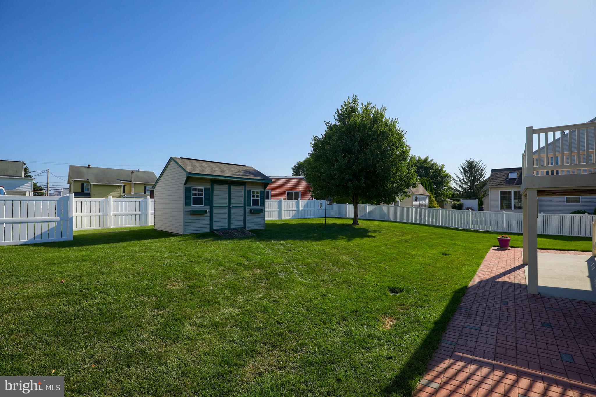 11 Hurst Boulevard Lititz, PA 17543 - Photo 9 of 37