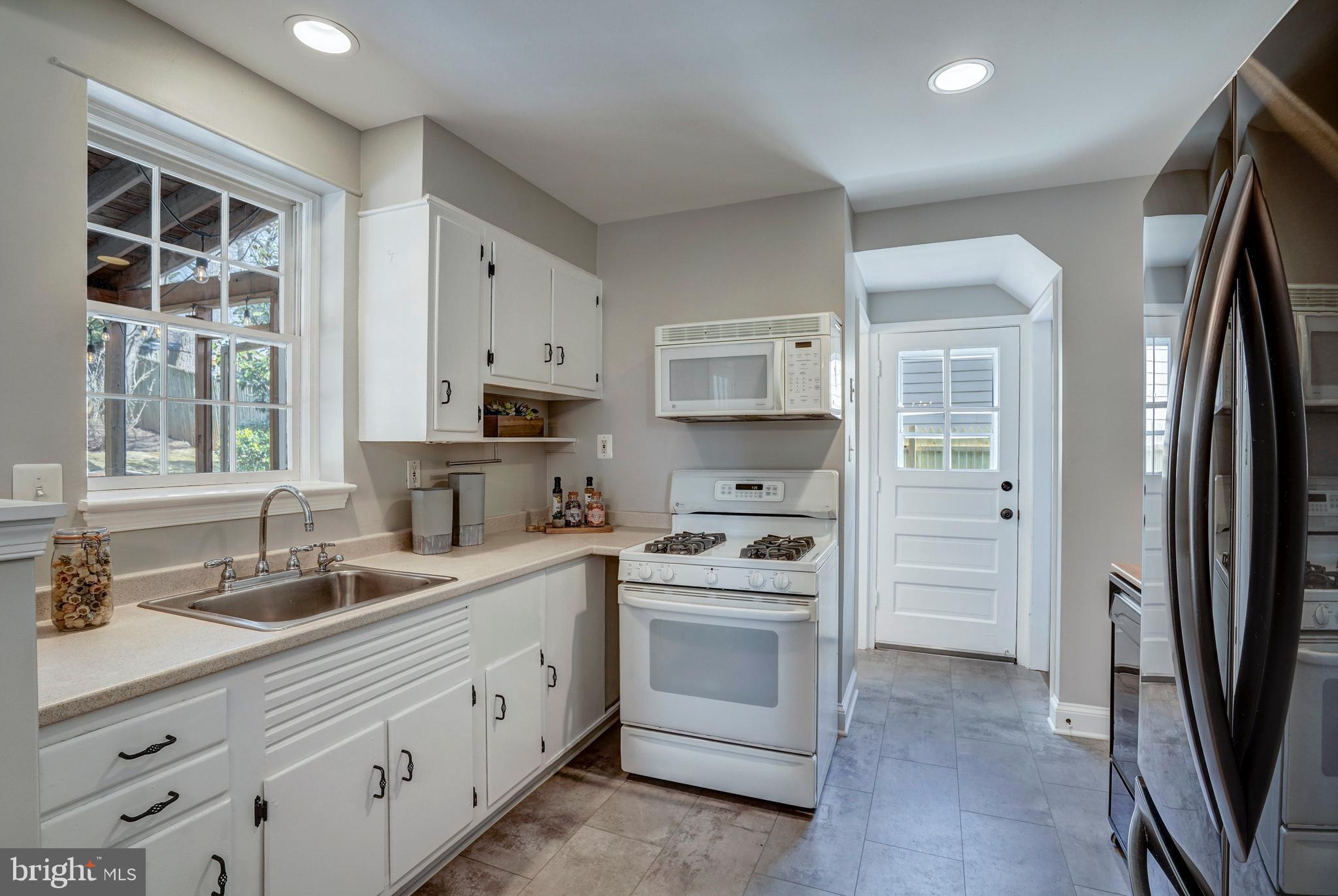 5919 Wilmett Road Bethesda, MD 20817 - Photo 9 of 27 Updated Kitchen