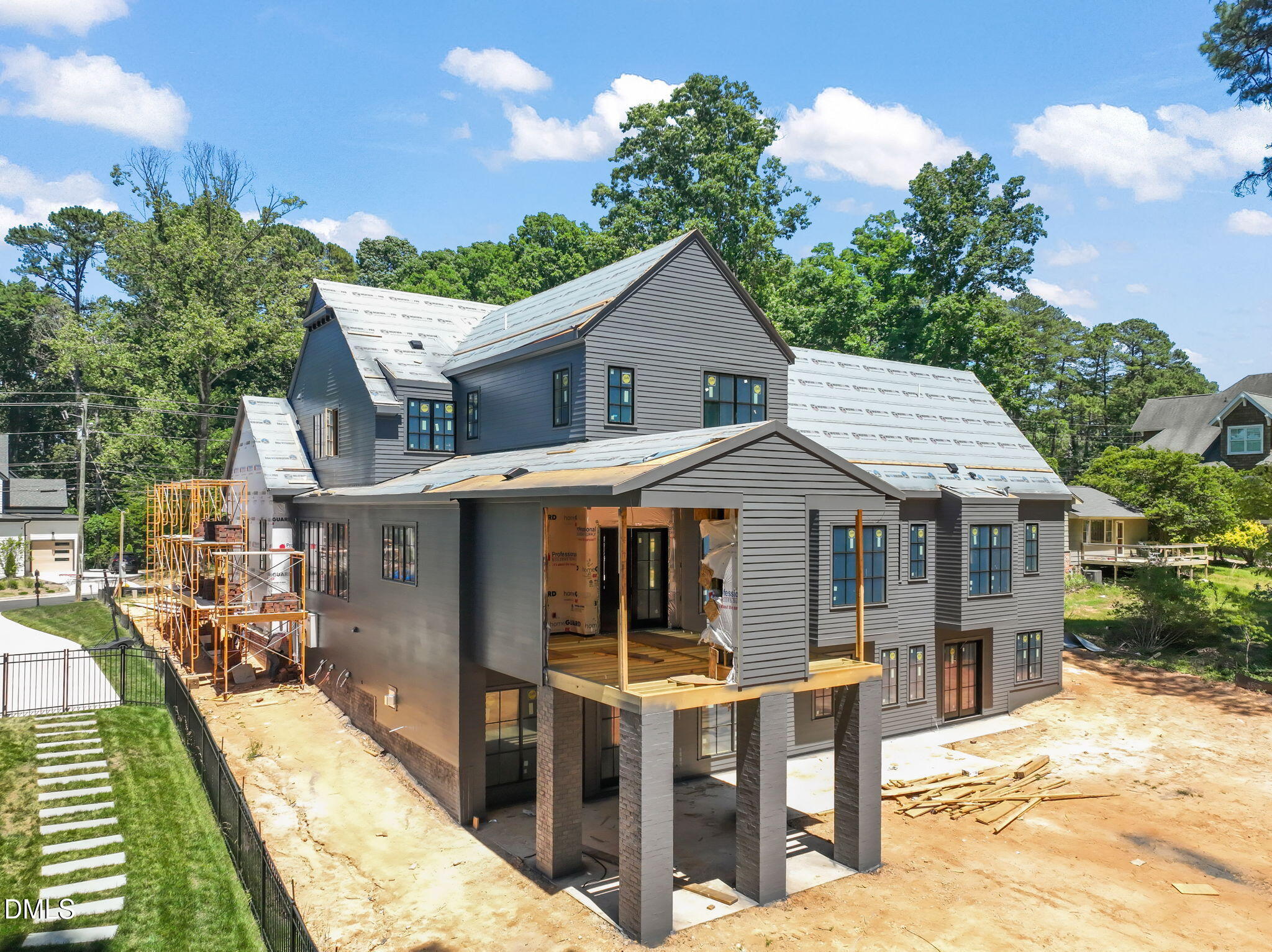1021 Manchester Drive Raleigh, NC 27609 - Photo 7 of 41