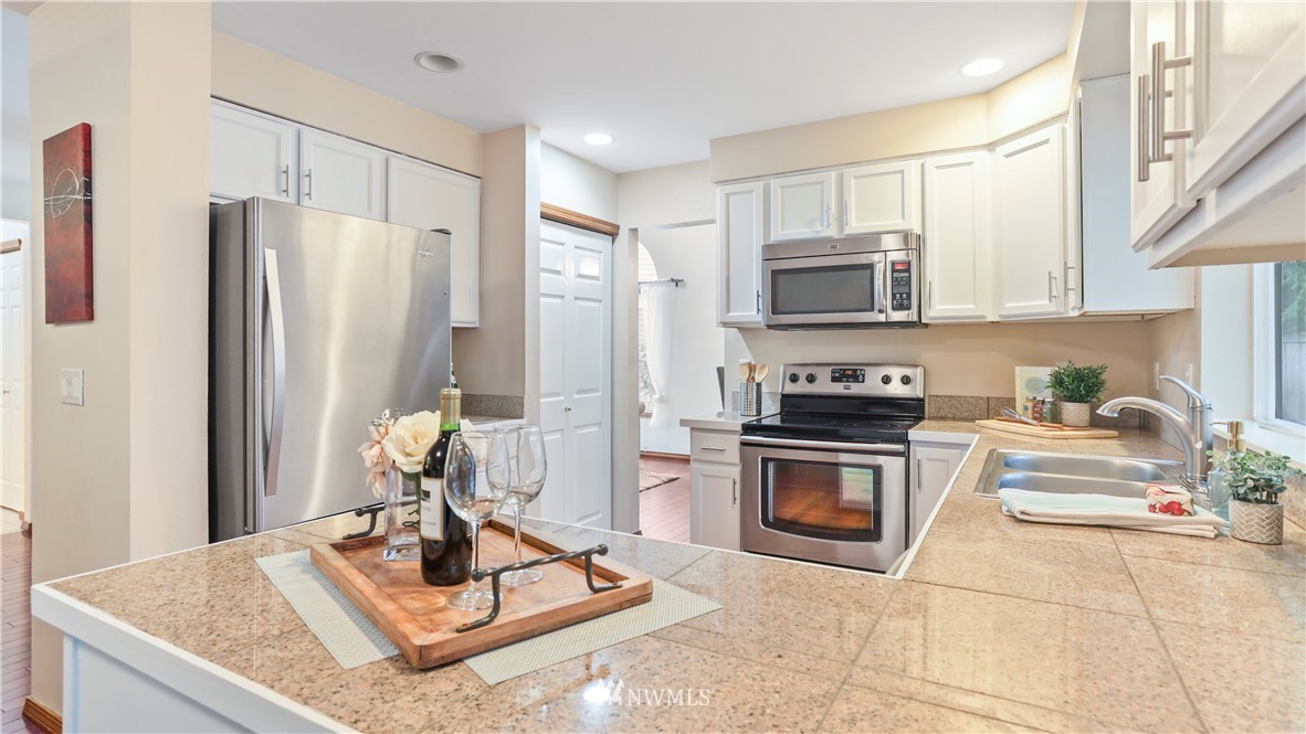 18800 20th Avenue Southeast Bothell, WA 98012 - Photo 9 of 30 Gallery Image 9